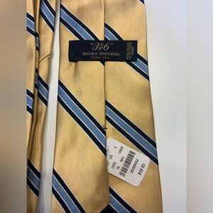 Brooks Brothers 346 Mens Pure Silk Tie Yellow And Blue Striped